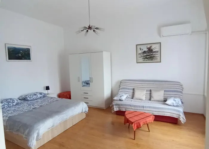 Studio Bella